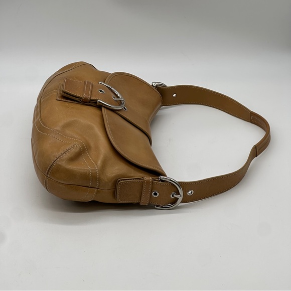 Coach Vintage Shoulder Bag. - Picture 5 of 12